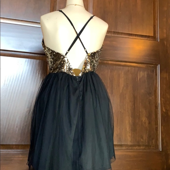 Cocktail Dress NWOT Size M (Possibly fit a S/M/L) - Picture 5 of 11